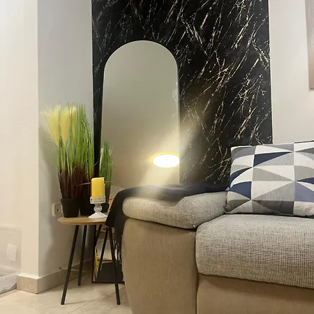 3 Barat Apartment Kehidakustány