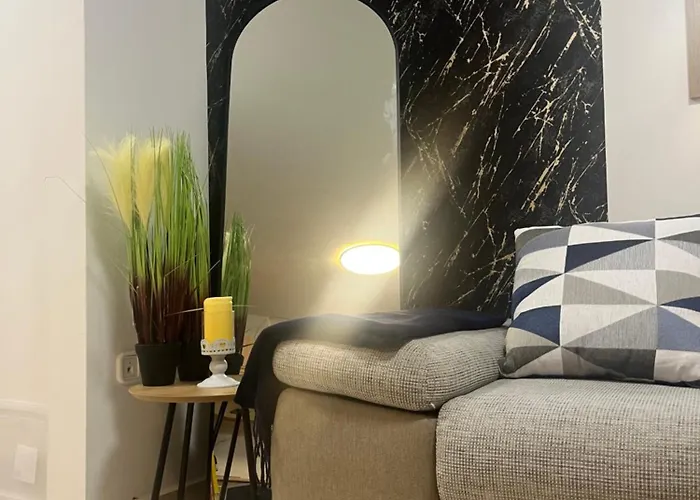 3 Barat Apartament Kehidakustány